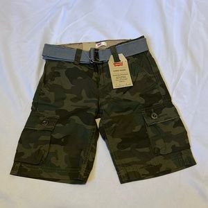 Levi 4 reg cargo shorts
